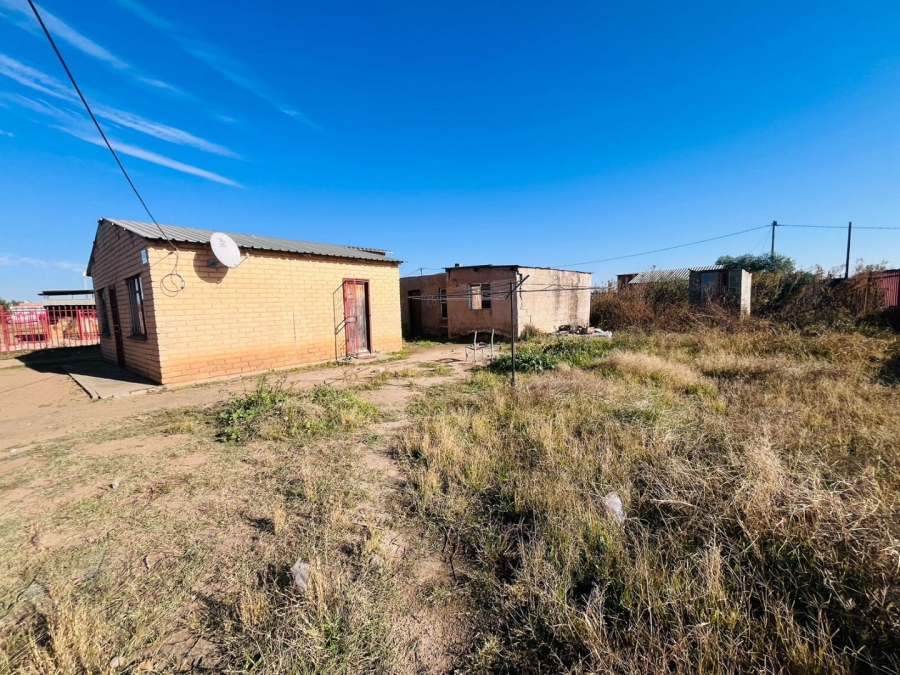 2 Bedroom Property for Sale in Bloemside 4 Free State